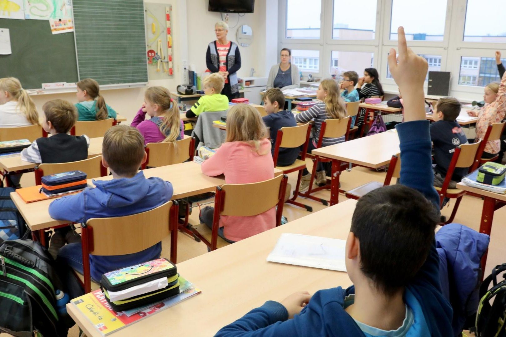 Felforgatnák a hazai oktatást: megszűnhetnek a 6 és 8 osztályos gimik, törölhetik az osztályzatokat