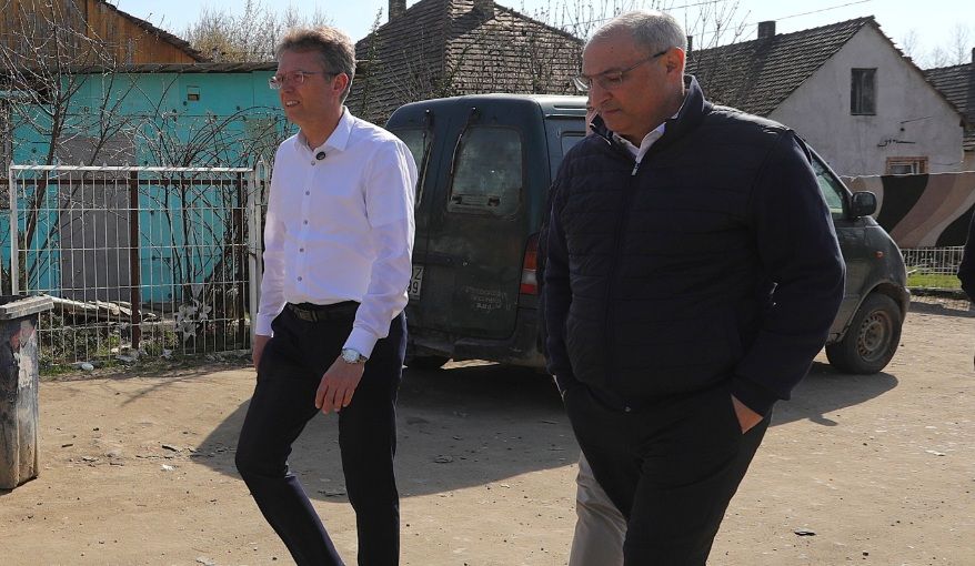 Gyanúsítottként hallgattak ki egy lelkészt, aki a Fidesznek kampányolt