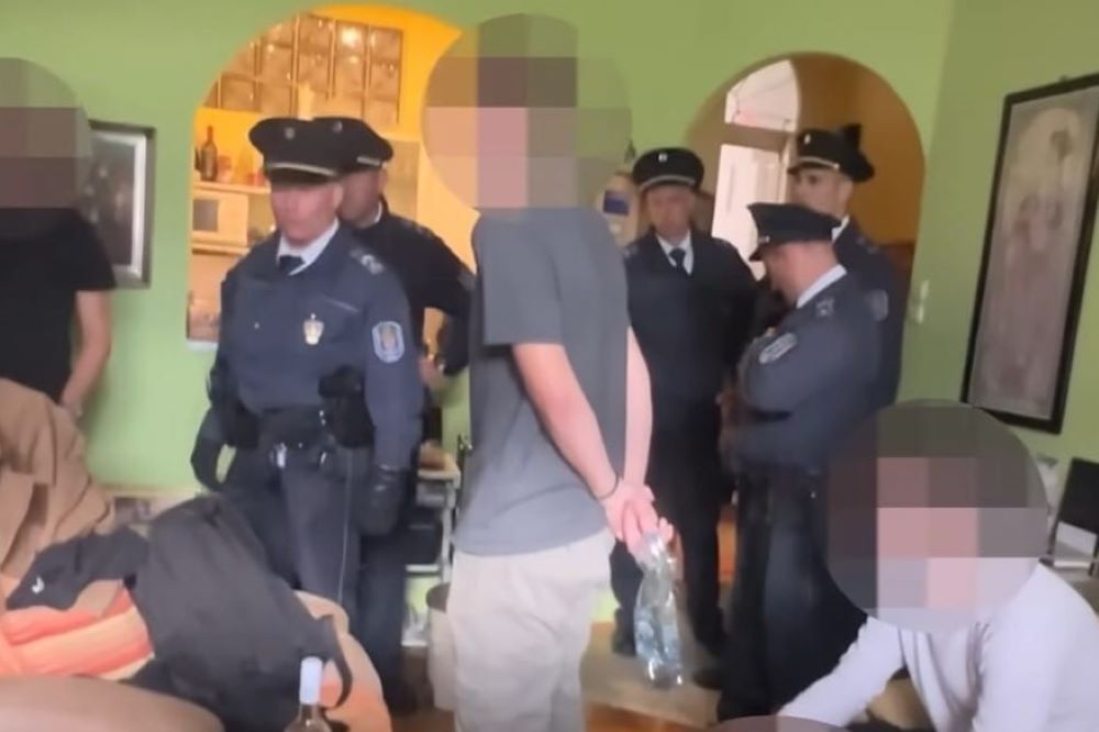 Panaszt tesznek a rendőri fellépés ellen az Orbán Viktor október 23-i beszéde közben bekiabáló fiatalok