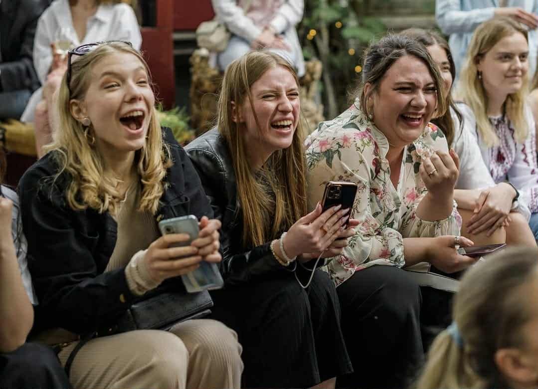 „Akkor fuss, ha a helyiek is futnak” – Virágzik a kijevi élet a háború árnyékában