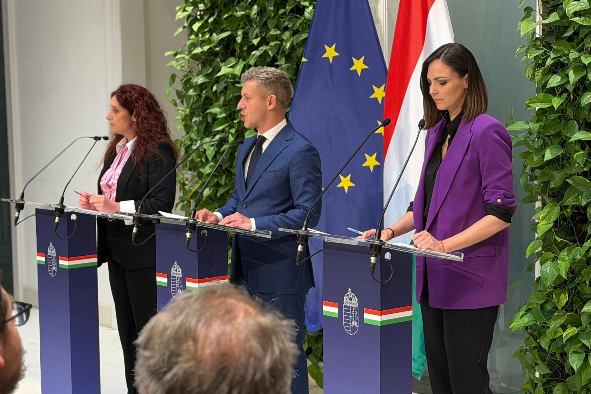 Sajtótájékoztató a második kormányülés után: hamarosan jön a kegyelmi ügy dossziéja