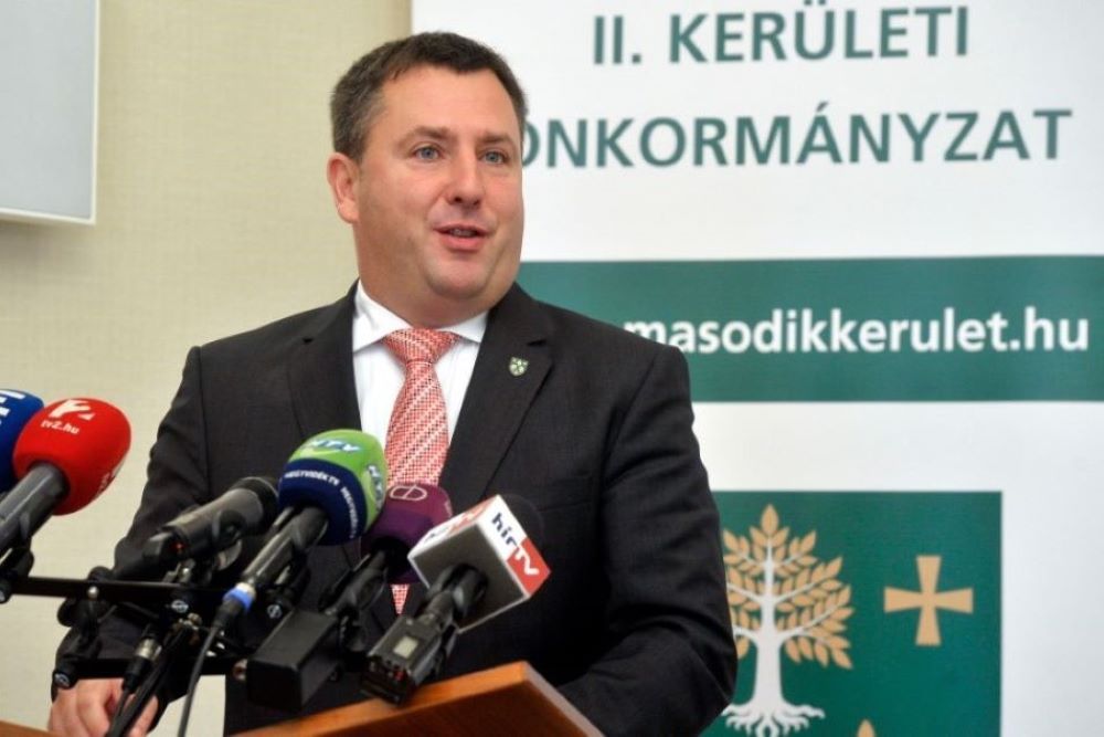 Fideszes politikusokat is kihallgatott az ügyészség a több fővárosi önkormányzatot is érintő korrupciós ügyben