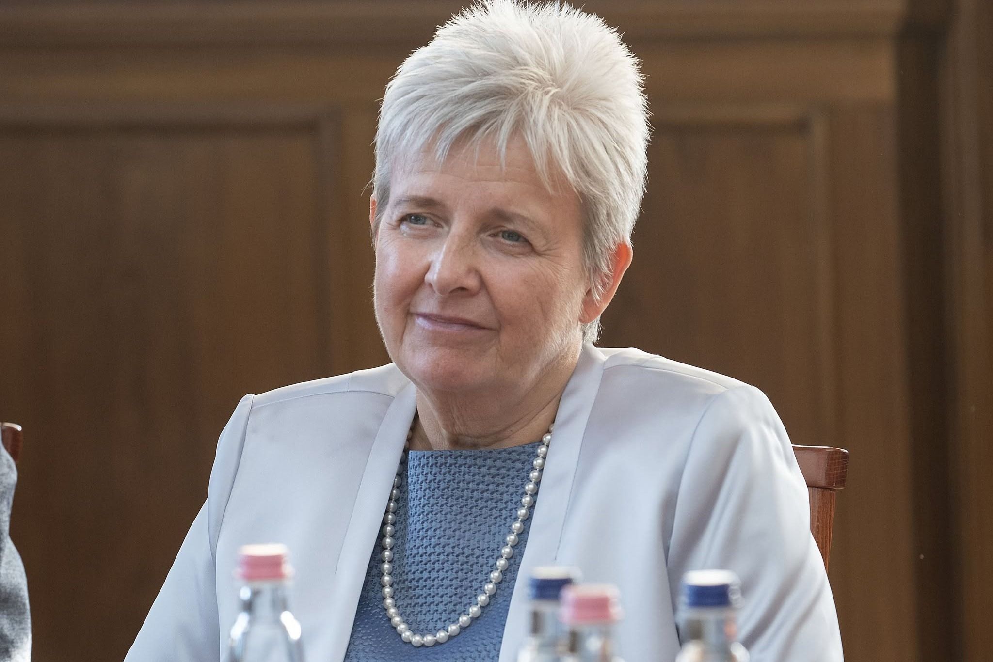 A fóti gyermekotthon volt vezetője után az őt felvevő igazgató is repült a csepeli iskolából