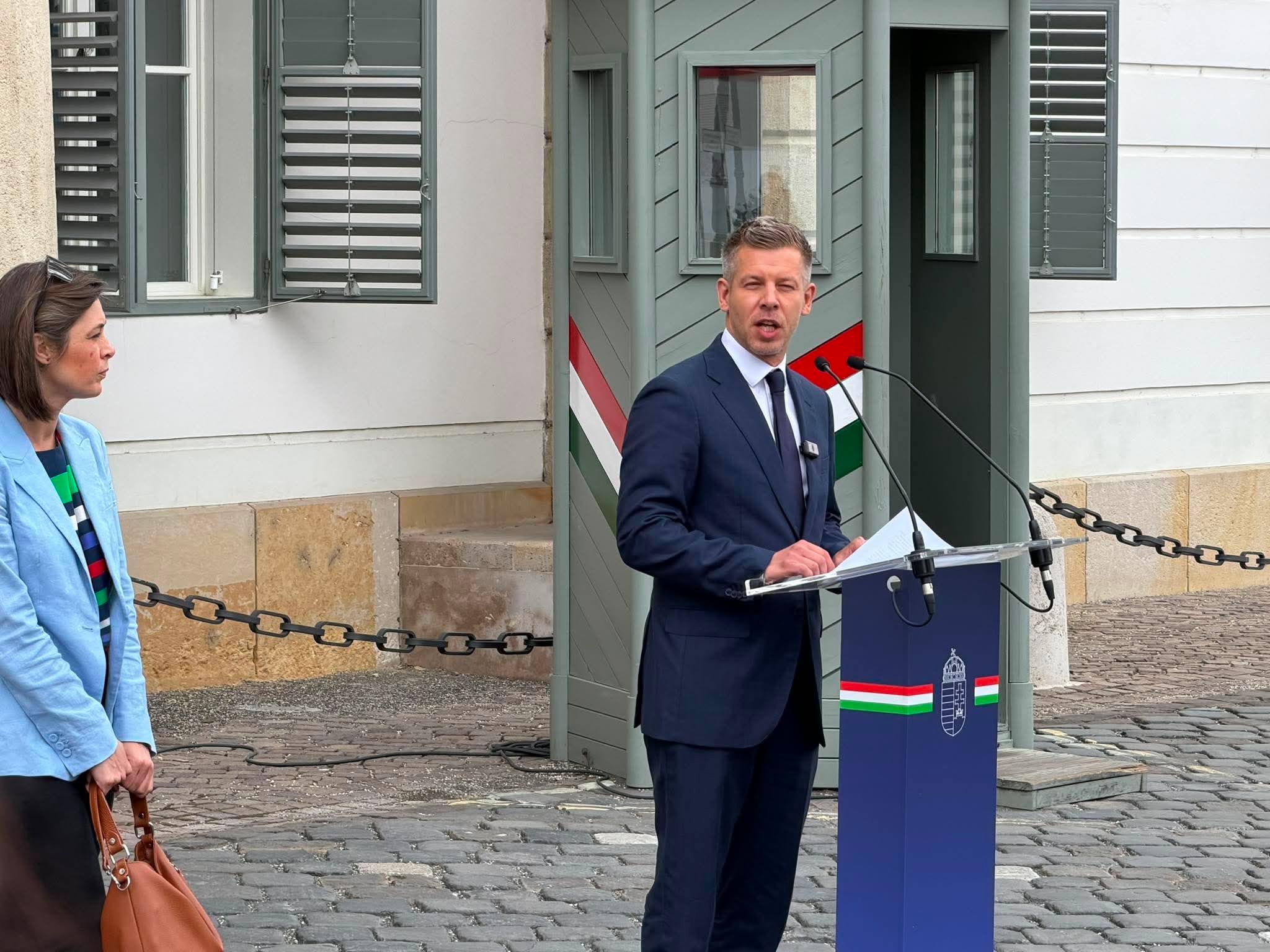Nem lesz megfosztási eljárás - Magyar alkotmányos megoldást ígér Sulyok ügyében