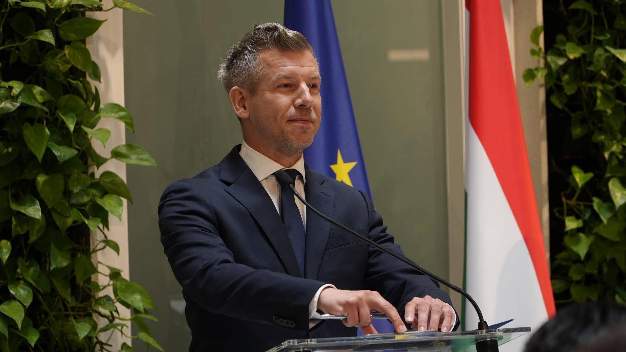 Magyar Péter belengette az autópálya-koncesszió felülvizsgálatát