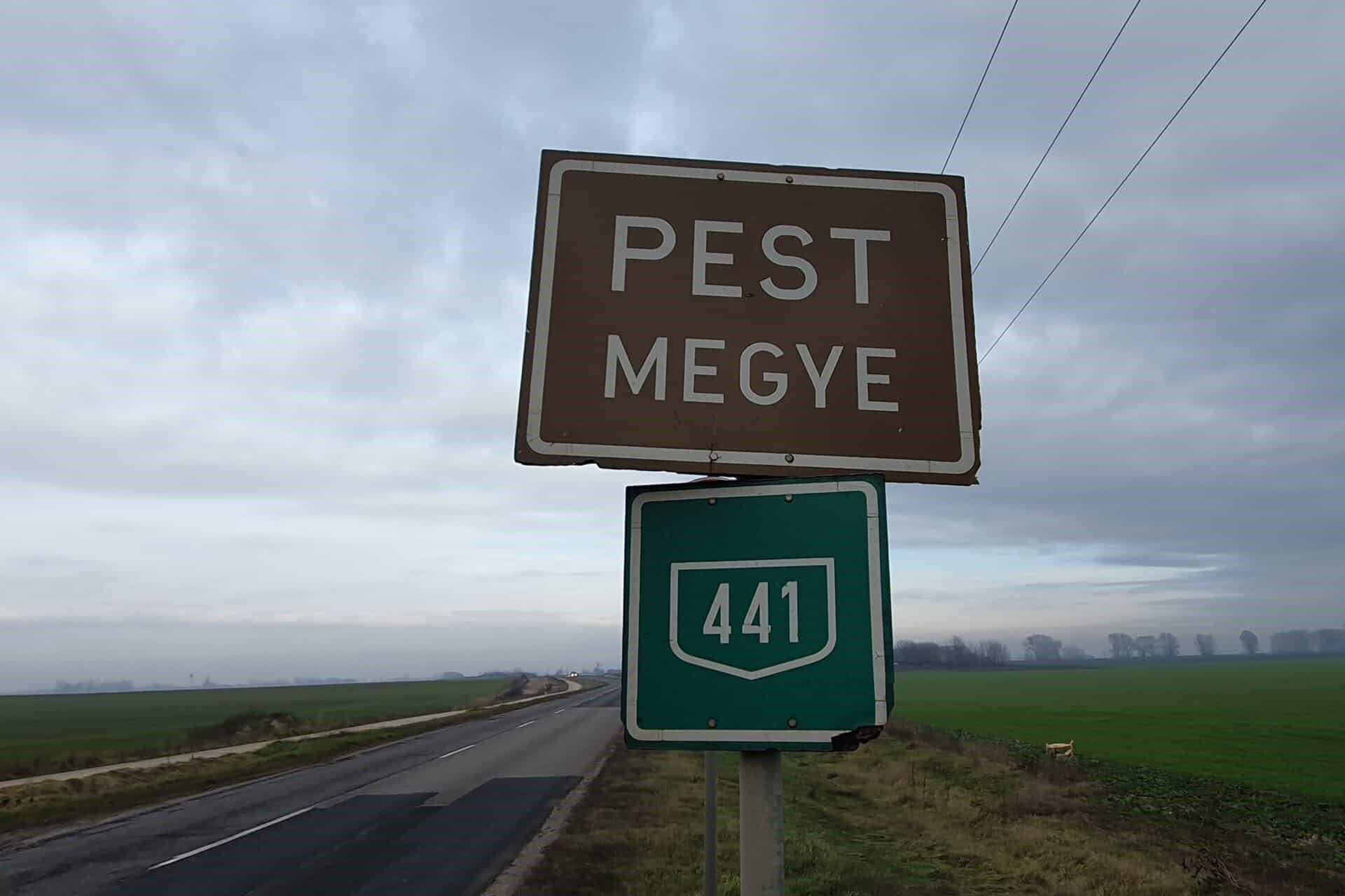 Nem csak táblákon, 180 törvényben is ki kell cserélni a vármegye szót