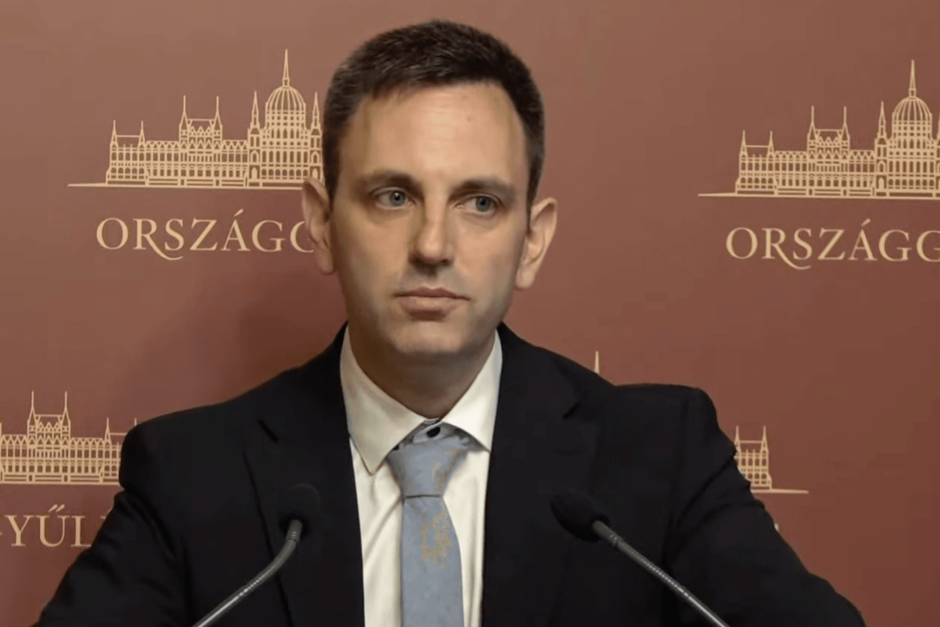Néhány perc vita után tárgysorozatba vették a Szuverenitásvédelmi Hivatal megszüntetését célzó javaslatot