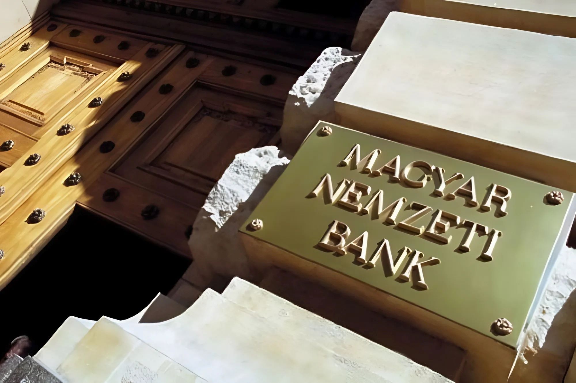 Keselyűk csapnának le az MNB-alapítványok megmaradt... Kép