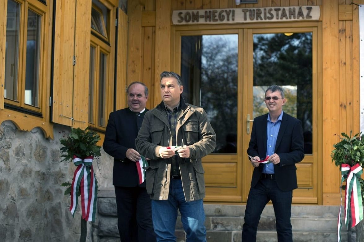 Orbán Viktor kötélbarátja 100 milliárd forintot vett ki a cégéből