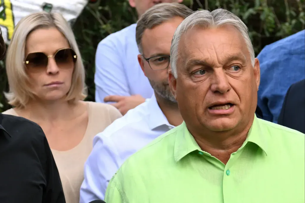 Orbán gáláns volt propagandistájával: Kaminski cége félévente emelhetett összeget