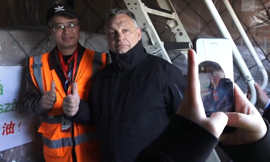 orbán_repülő.jpg