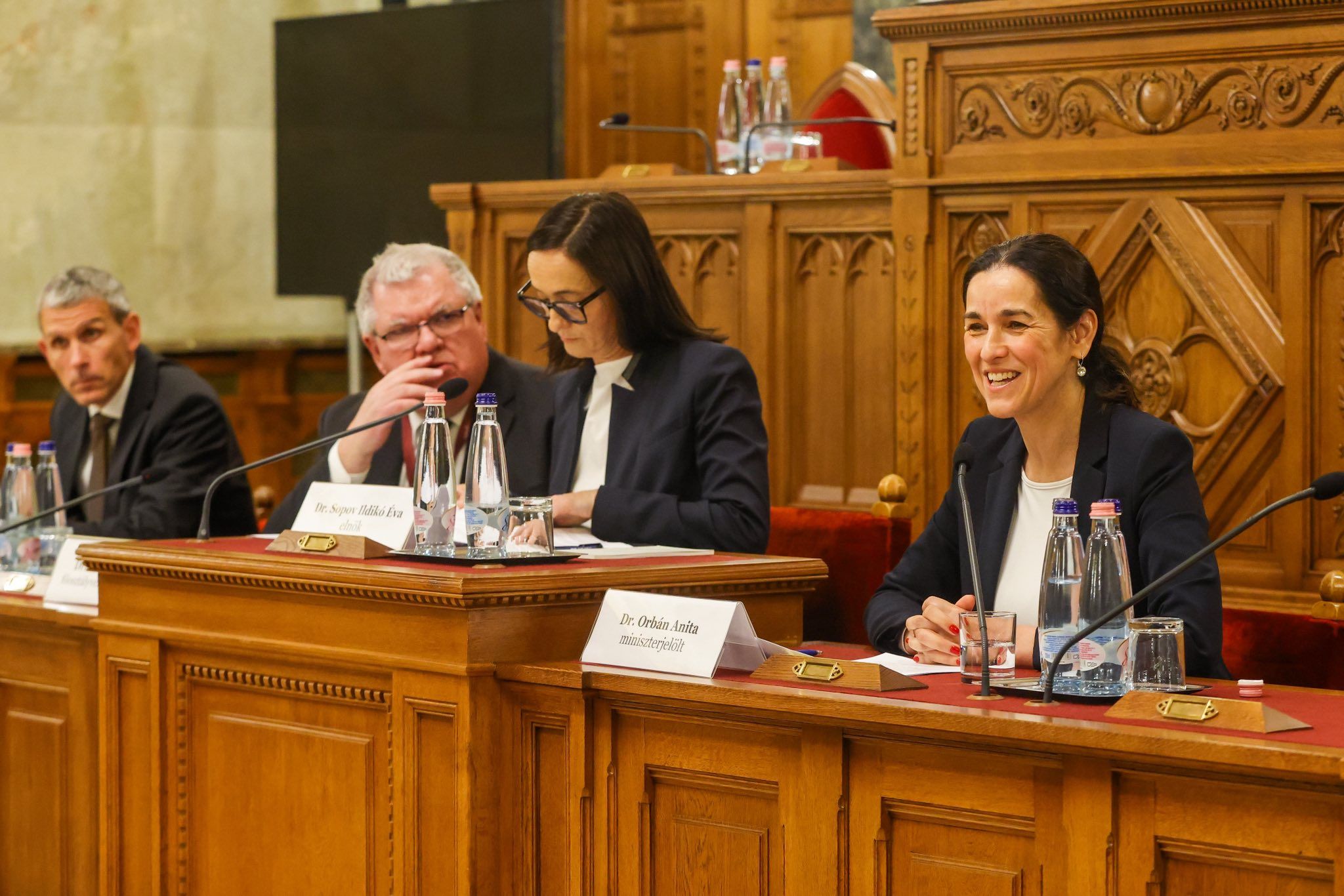 Stabil és olcsó energiaellátást ígér a leendő külügyminiszter