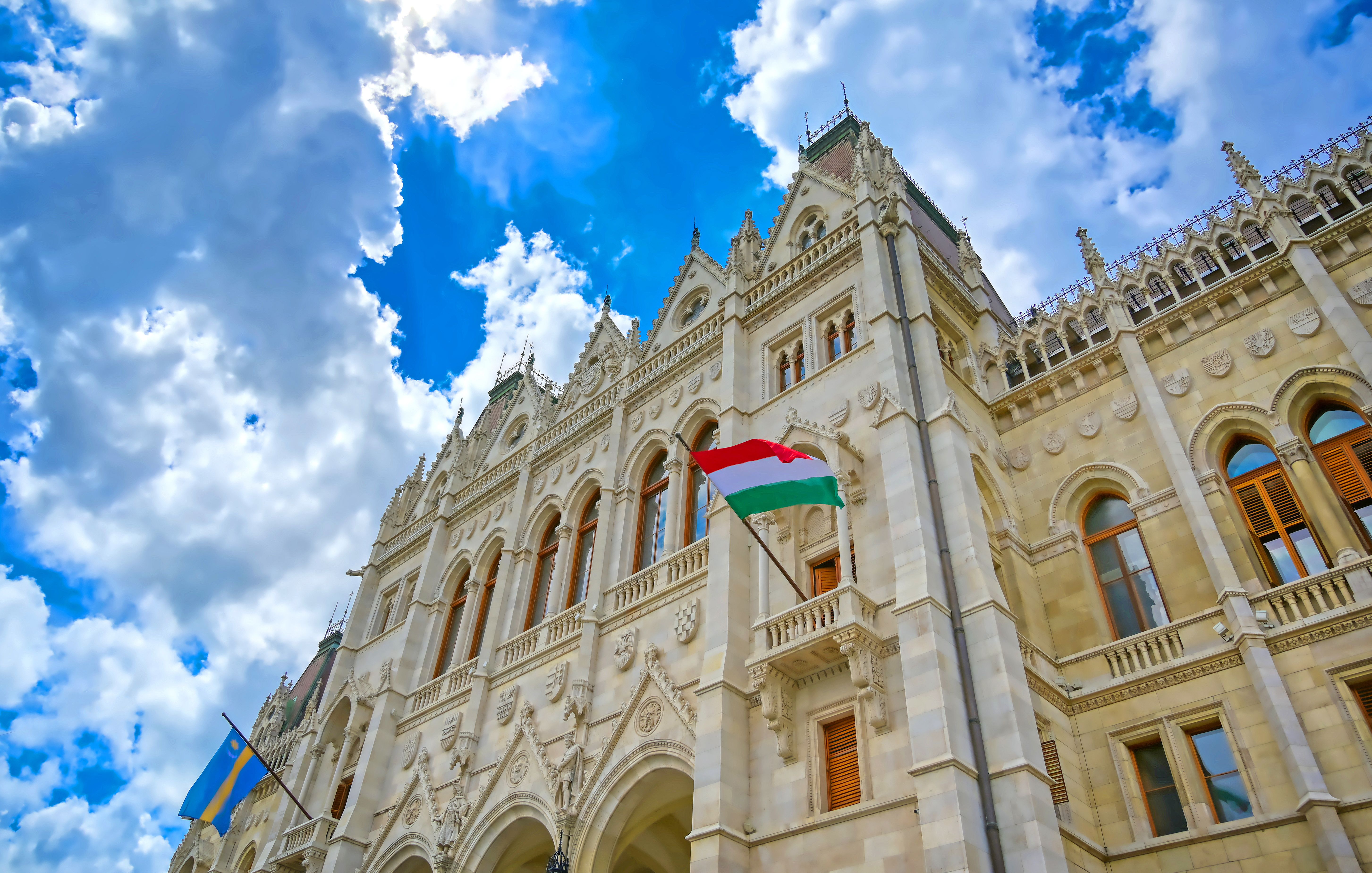 Eltűnőben az eufória, de a befektetői bizalom továbbra is megvan a piacon