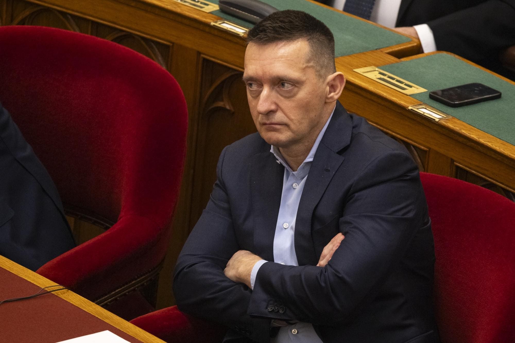 Rogán Antal hivatala továbbra is ugyanoda önti a pénzt