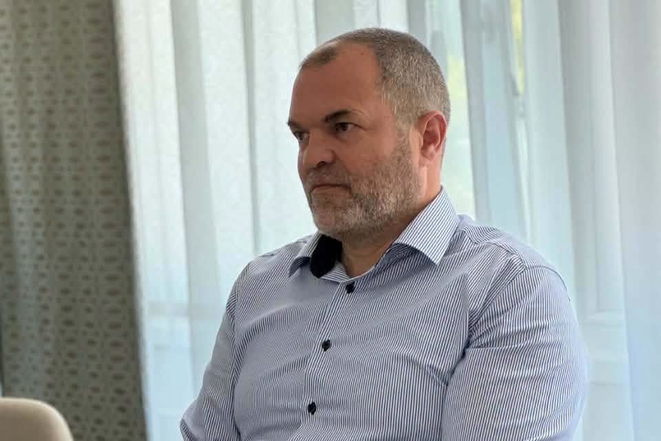 Kapott megbízási díjat a tiszás parlamenti képviselő, de nem úgy, ahogy Hadházy Ákos meséli