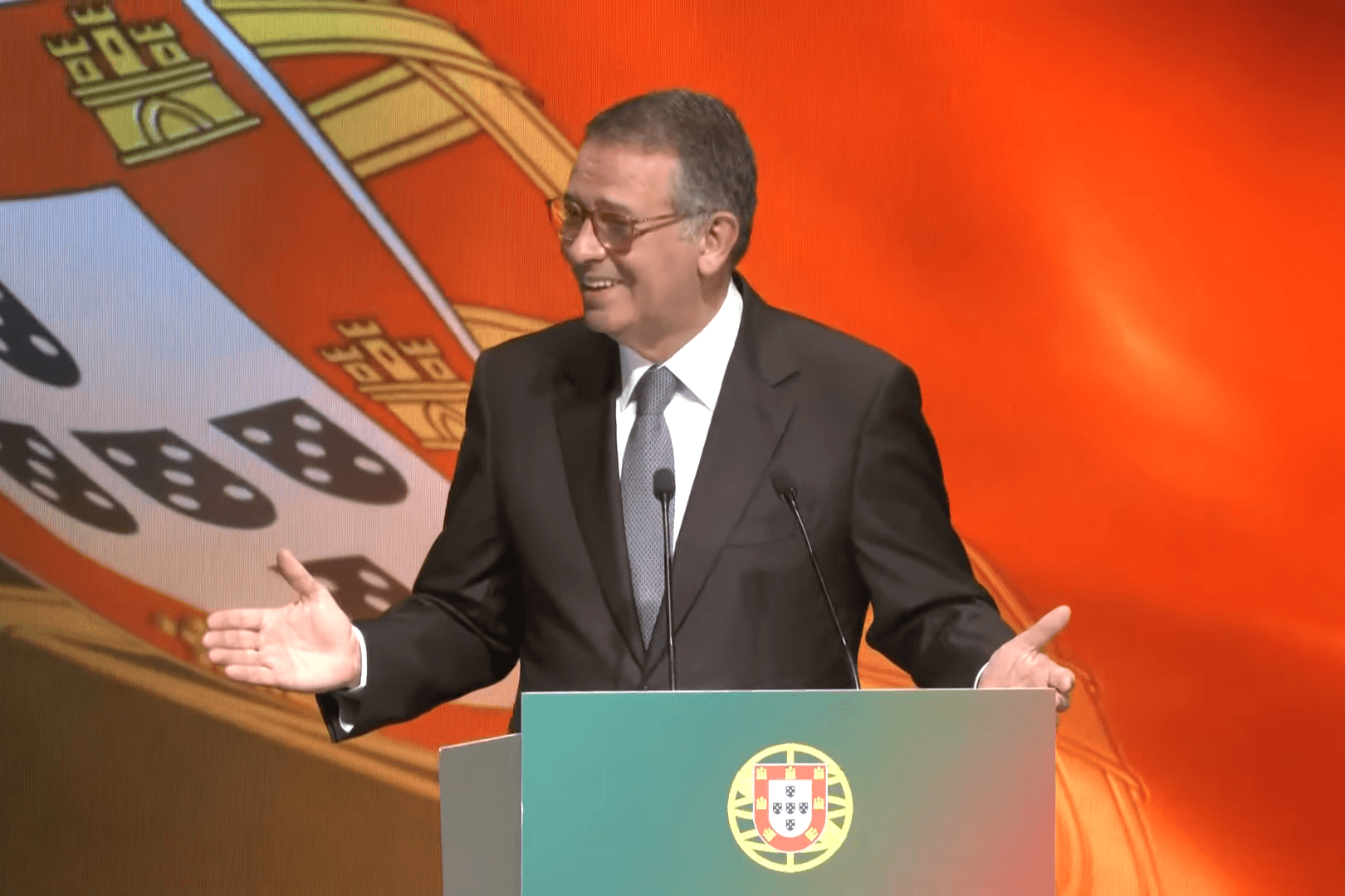 Kétharmados győzelemmel lett portugál elnök Seguro, alulmaradt Orbán Viktor szövetségese