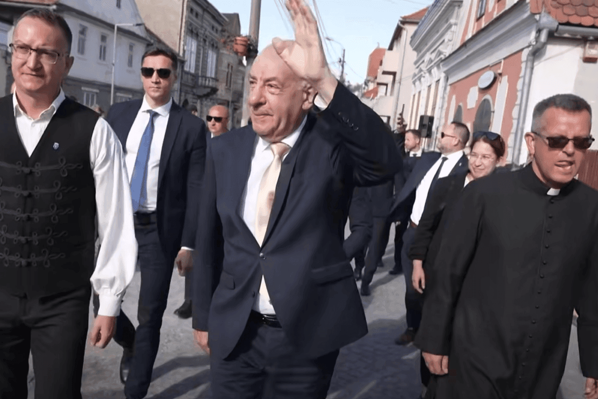 Maratoni interjút adott Sulyok Tamás, kikerült a magyar fordításból Novák Katalin neve