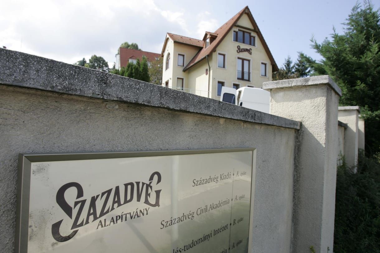 Századvég-akták – nyilvánosságra hozták az Orbán-rendszer titkos kormányhatározatainak első csomagját