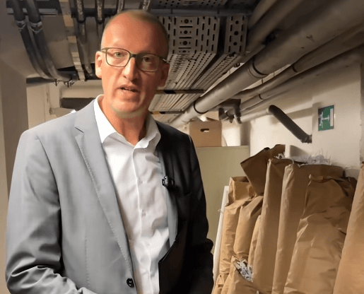 Ledarált iratok várták a nyomozókat a Hankó-féle minisztériumban