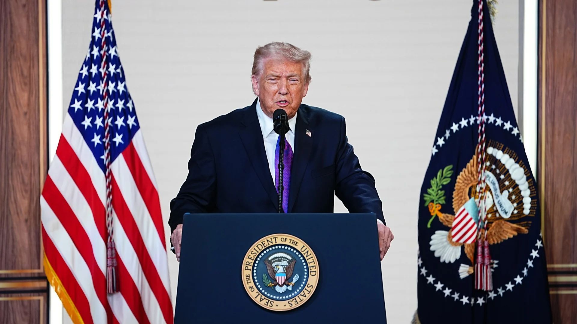 Hiába a legfelsőbb bíróság döntése, a felpaprikázott Trump nem enged a büntetővámoktól