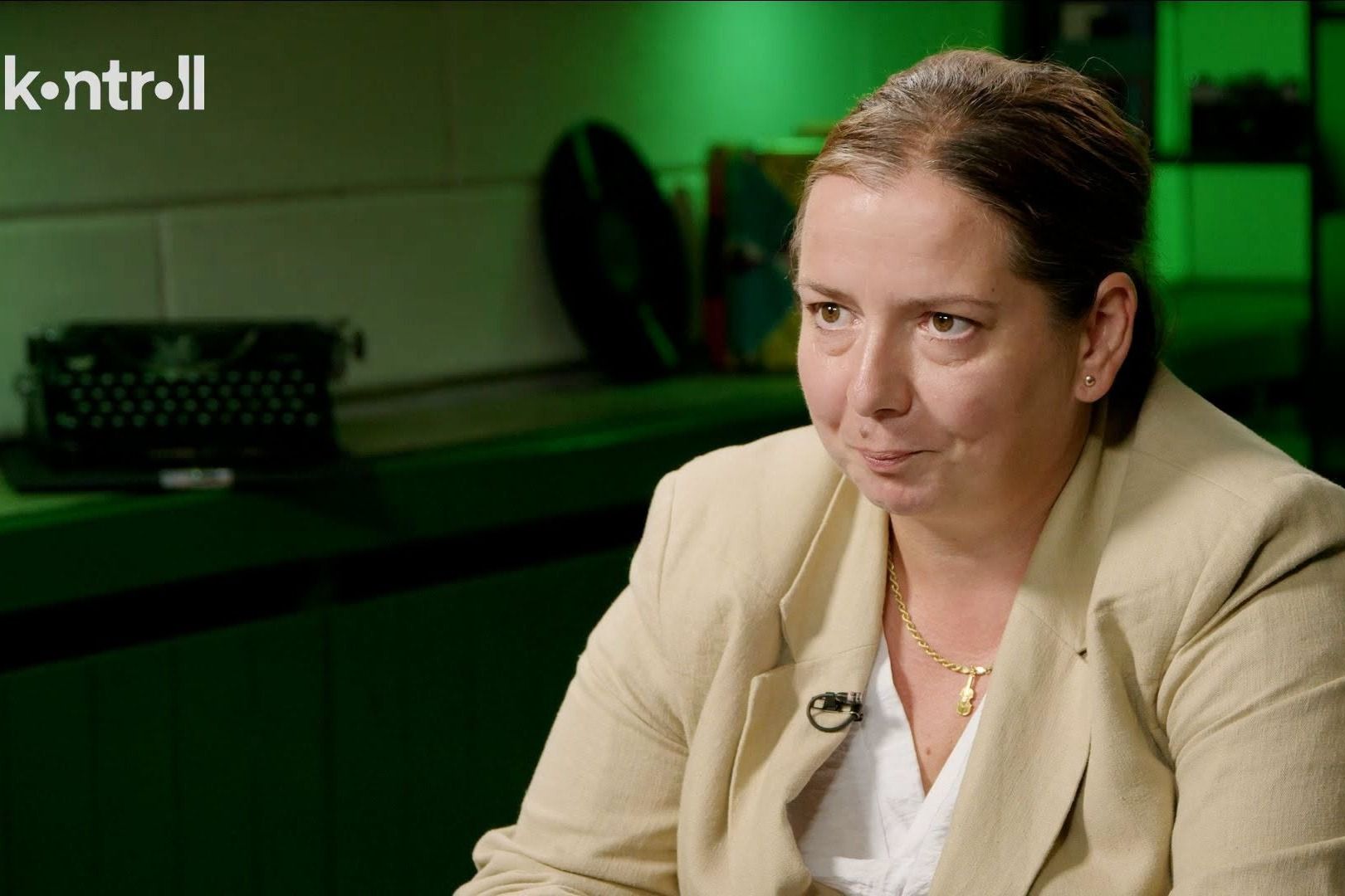 Unger Anna: „Szét kell verni az üvegplafont a politikai korrupció alatt”