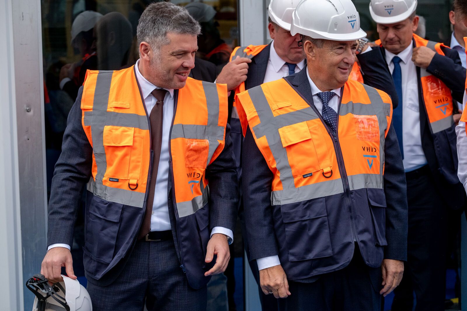 Kötbérrel fenyegette a kínaiakat, ezért kellett távoznia... Kép